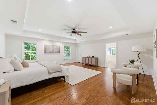26 Washington Place, Metuchen, NJ 08840