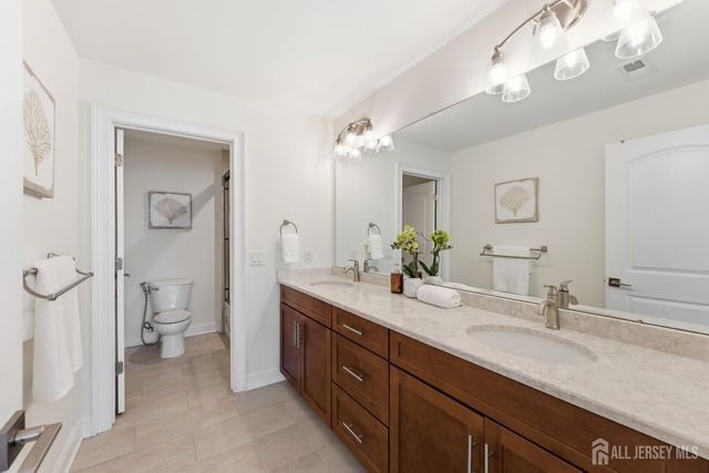 26 Washington Place, Metuchen, NJ 08840