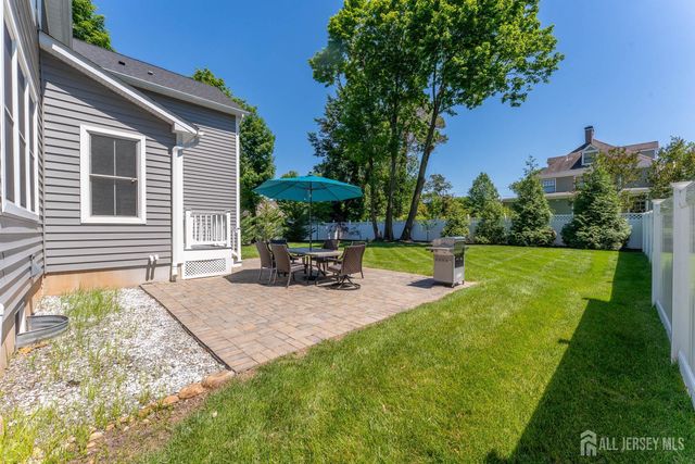26 Washington Place, Metuchen, NJ 08840