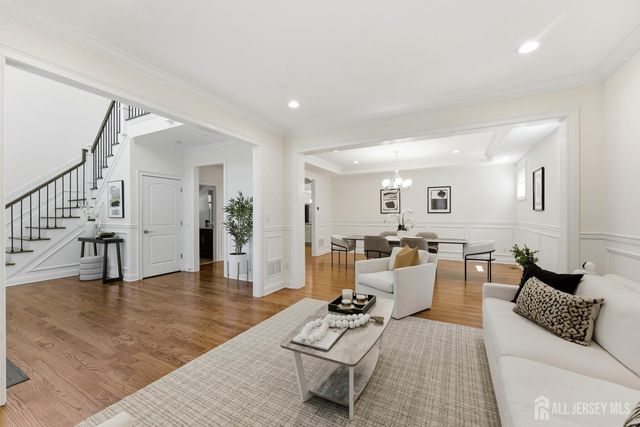 26 Washington Place, Metuchen, NJ 08840