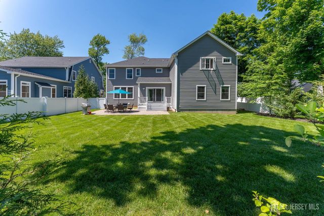 26 Washington Place, Metuchen, NJ 08840