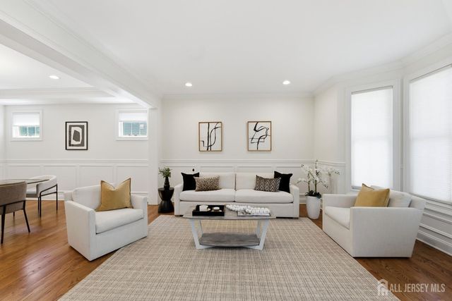 26 Washington Place, Metuchen, NJ 08840