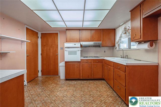 2630 Jacksonville Road, Bethlehem City, PA 18017