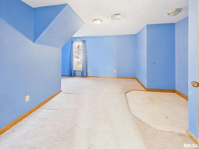 858 N DIAMOND Street, Jacksonville, IL 62650