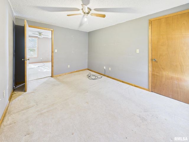 858 N DIAMOND Street, Jacksonville, IL 62650