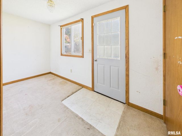 858 N DIAMOND Street, Jacksonville, IL 62650