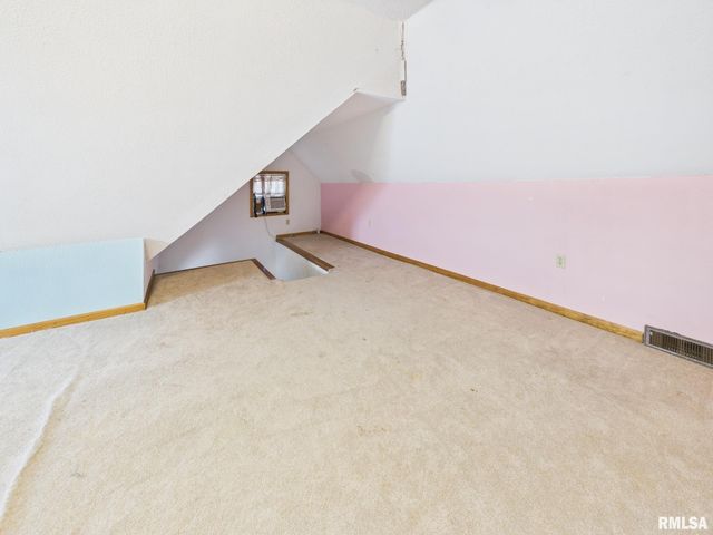 858 N DIAMOND Street, Jacksonville, IL 62650