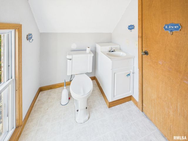 858 N DIAMOND Street, Jacksonville, IL 62650