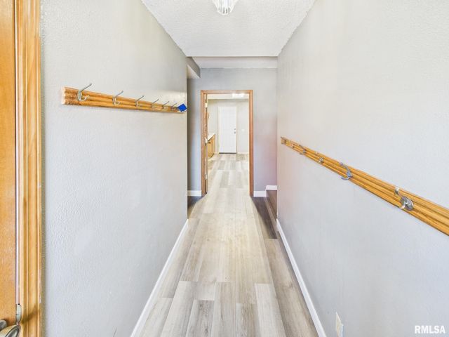 858 N DIAMOND Street, Jacksonville, IL 62650