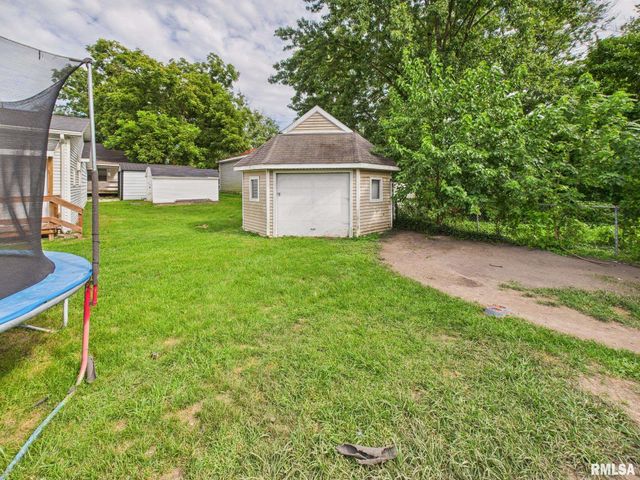 858 N DIAMOND Street, Jacksonville, IL 62650