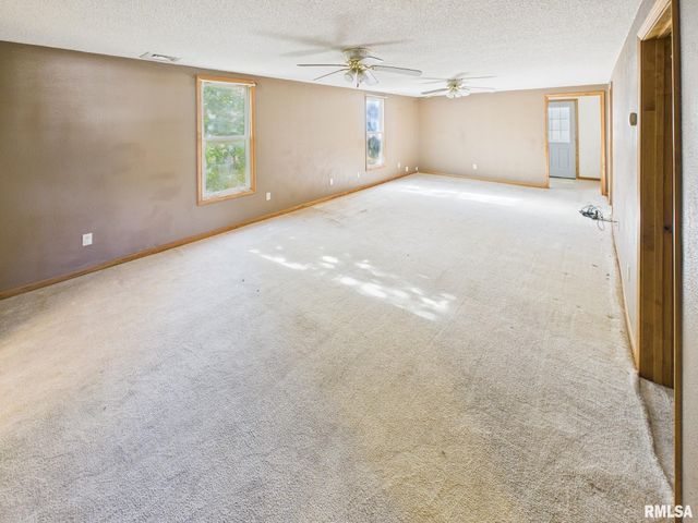 858 N DIAMOND Street, Jacksonville, IL 62650