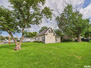 858 N DIAMOND Street, Jacksonville, IL 62650