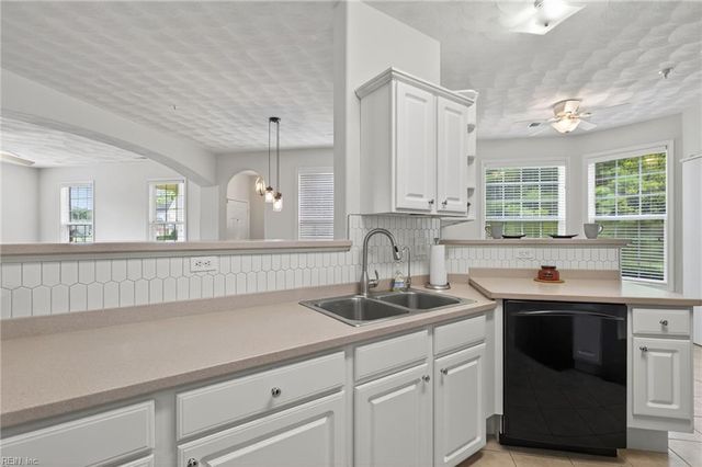 3425 Butterfly ARCH, Virginia Beach, VA 23456