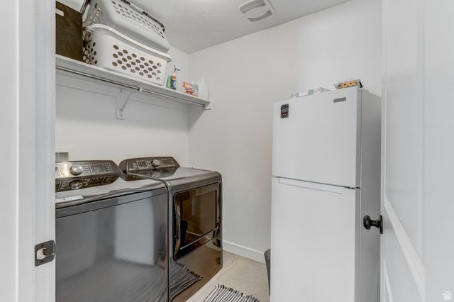 242 E ECHO LEDGE DR, Saratoga Springs, UT 84045