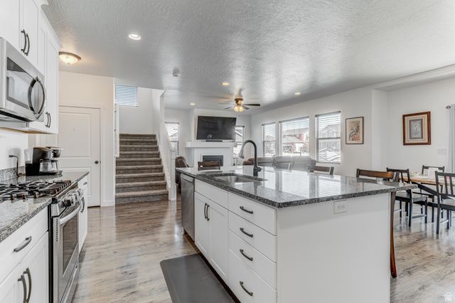 242 E ECHO LEDGE DR, Saratoga Springs, UT 84045