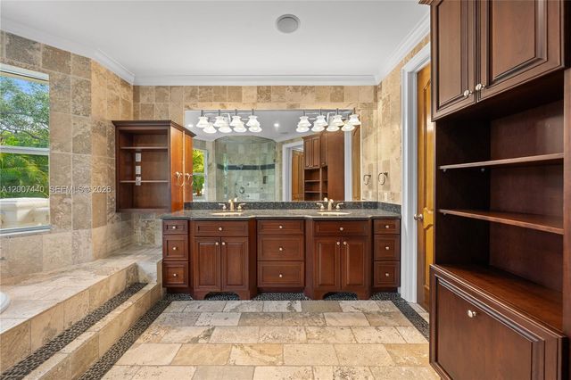 4065 Battersea Road, Miami, FL 33133