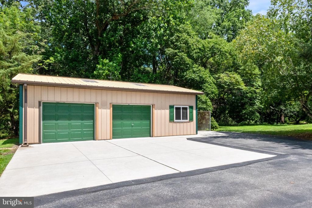 447 AUBURN RD, Pilesgrove, NJ 08098