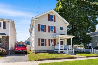 28 Cotting St, Medford, MA 02155
