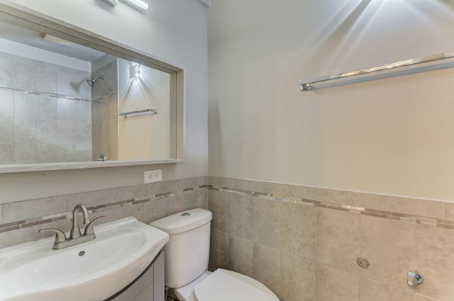 2837 Oxford Drive, Markham, IL 60428