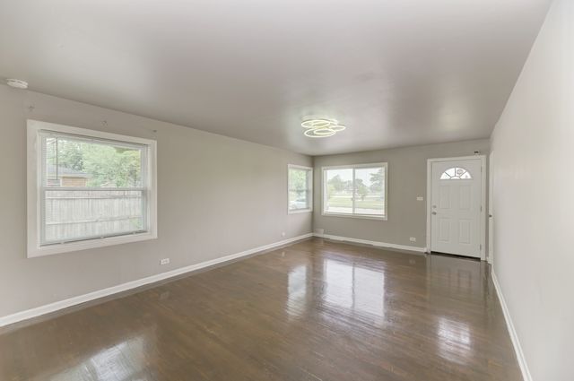 2837 Oxford Drive, Markham, IL 60428