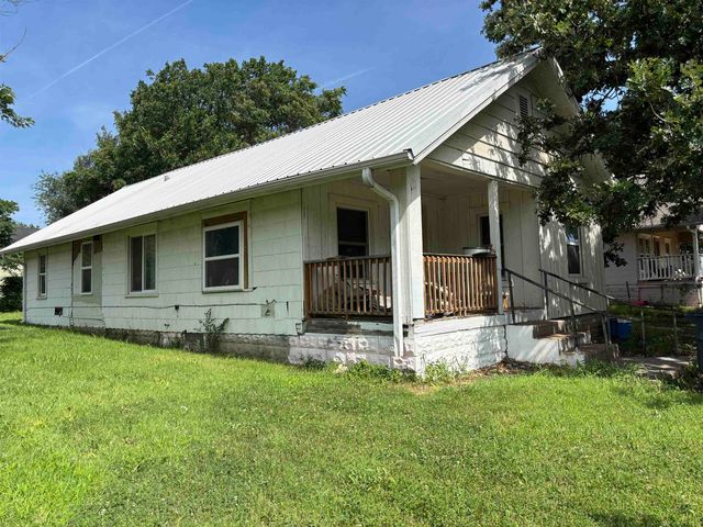 521 S Topeka, El Dorado, KS 67042