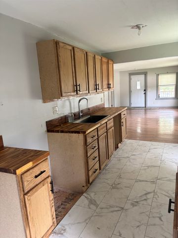 521 S Topeka, El Dorado, KS 67042