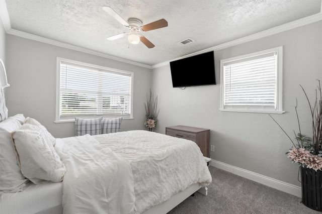 625 Shadylawn Street, Shoreacres, TX 77571