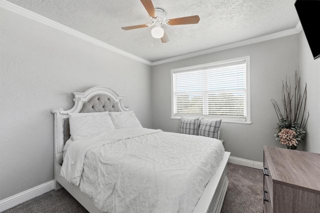625 Shadylawn Street, Shoreacres, TX 77571