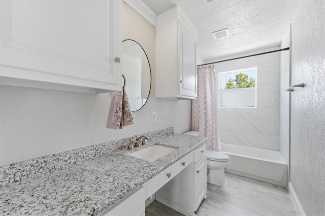 625 Shadylawn Street, Shoreacres, TX 77571
