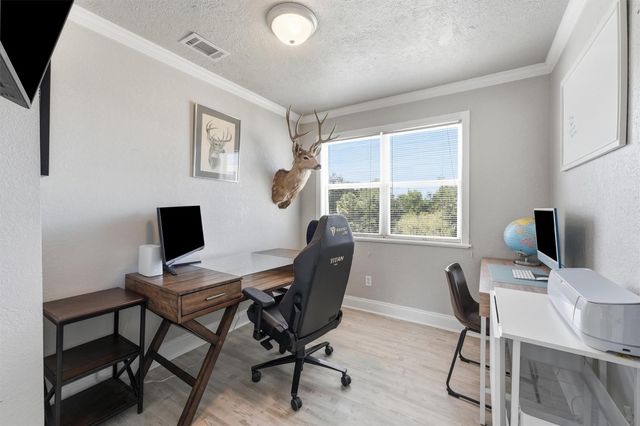 625 Shadylawn Street, Shoreacres, TX 77571