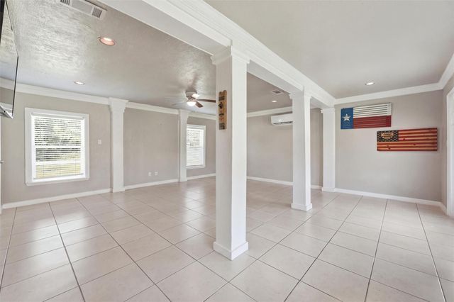625 Shadylawn Street, Shoreacres, TX 77571