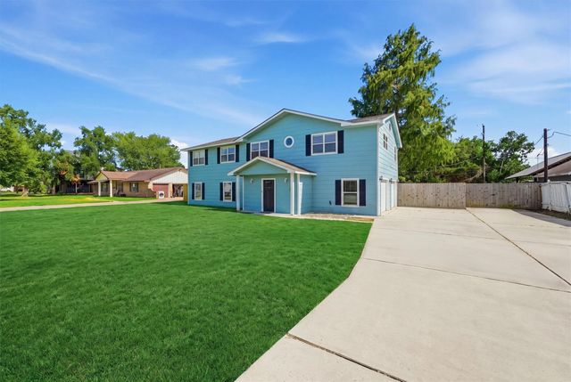 625 Shadylawn Street, Shoreacres, TX 77571