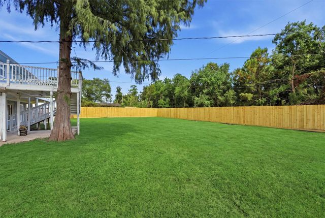 625 Shadylawn Street, Shoreacres, TX 77571