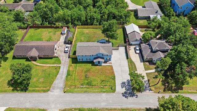 625 Shadylawn Street, Shoreacres, TX 77571