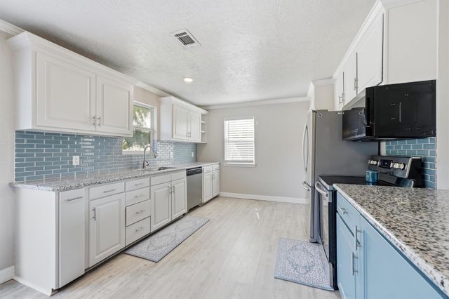 625 Shadylawn Street, Shoreacres, TX 77571