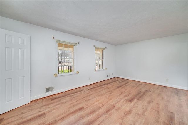 313 Fayette Villa Court, Fayetteville, GA 30214