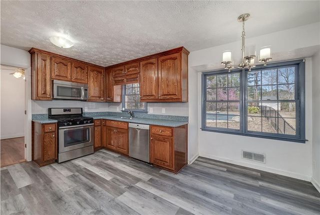 313 Fayette Villa Court, Fayetteville, GA 30214