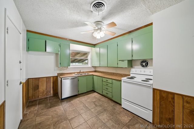 1411 S Poplar Street, Sapulpa, OK 74066