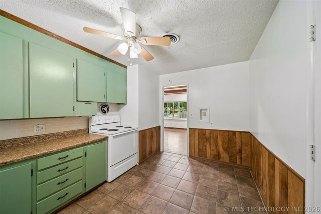 1411 S Poplar Street, Sapulpa, OK 74066