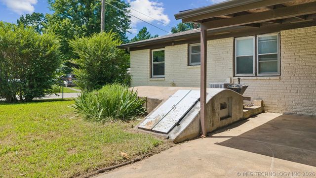 1411 S Poplar Street, Sapulpa, OK 74066
