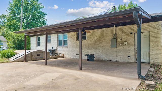 1411 S Poplar Street, Sapulpa, OK 74066