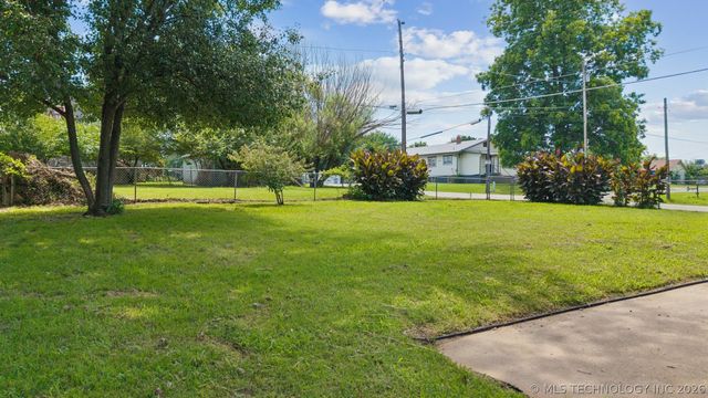 1411 S Poplar Street, Sapulpa, OK 74066