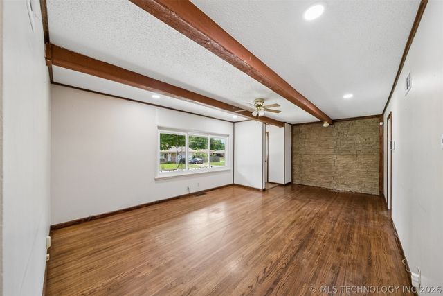 1411 S Poplar Street, Sapulpa, OK 74066