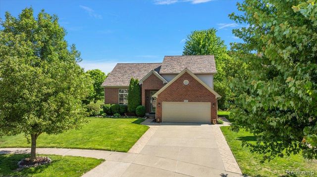 8698 Paul Drive, Washington Township, MI 48094