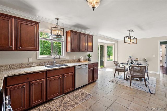 8698 Paul Drive, Washington Township, MI 48094