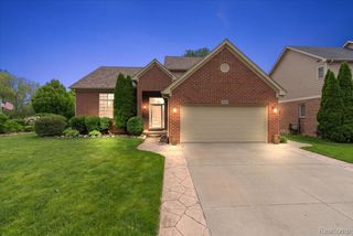 8698 Paul Drive, Washington Township, MI 48094