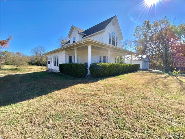 8012 Brickyard Hill Road, Worden, IL 62097