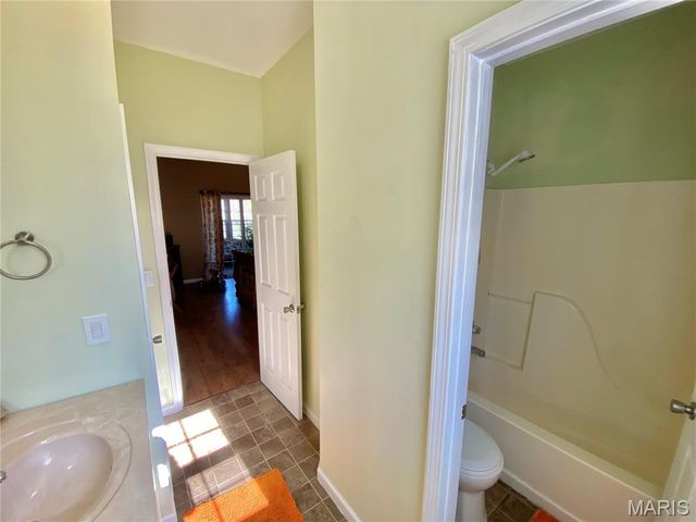 8012 Brickyard Hill Road, Worden, IL 62097