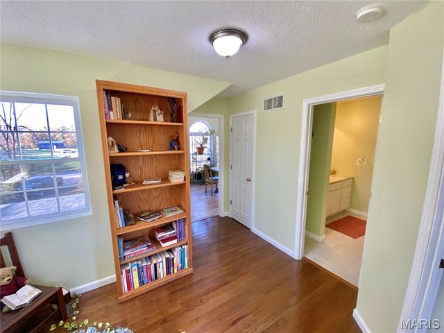 8012 Brickyard Hill Road, Worden, IL 62097