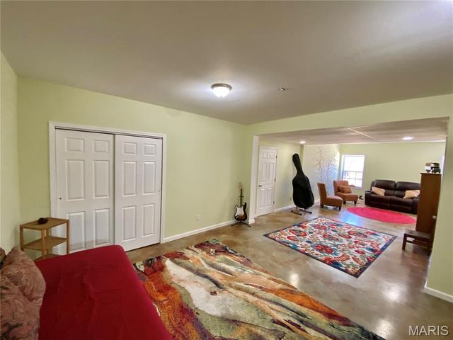 8012 Brickyard Hill Road, Worden, IL 62097